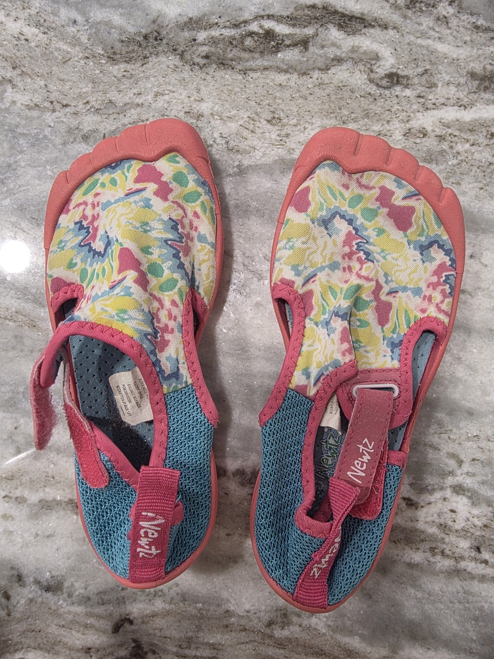 Girls Newtz Floral Lightweight Water Shoes in Pink